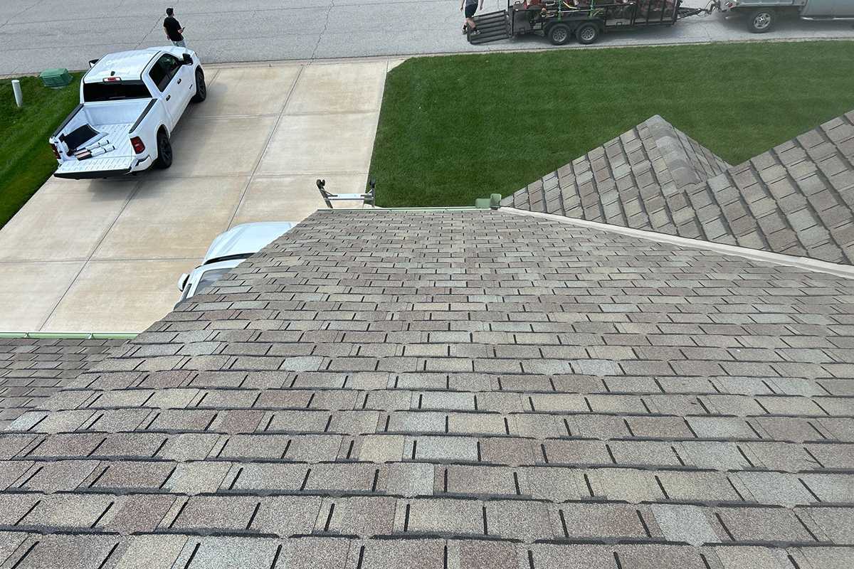 Roofing Built for Lake Winnebago’s Lakeside Climate - Image 1